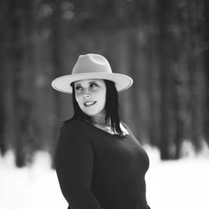 Meet your Posher, Alicia